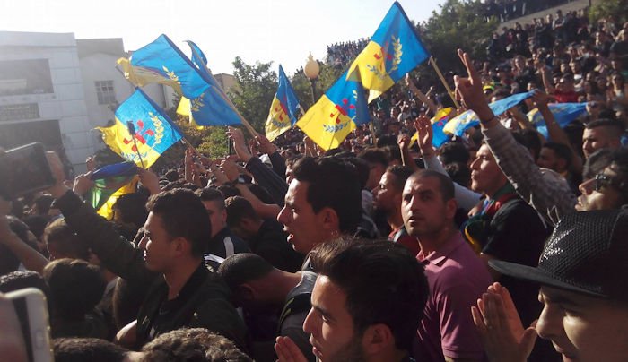 Université de Hasnaoua : Grand gala aux couleurs kabyles et aux cris de « Kabylie indépendante »
