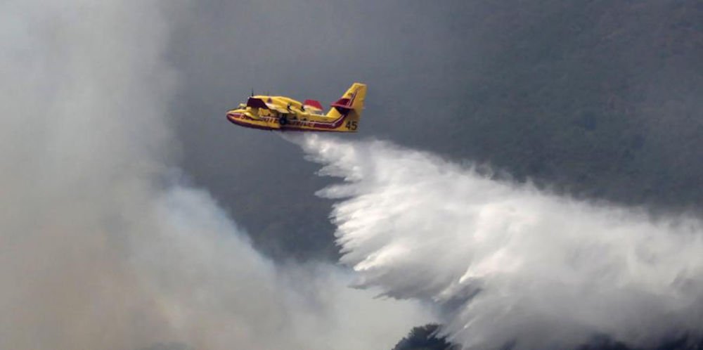 L’Algérie aurait envoyé des canadairs en Tunisie pour l’aider à maîtriser les incendies