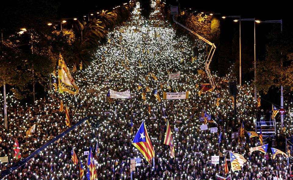 Catalogne : Près d’un million de manifestants scandent « Nous sommes une République »