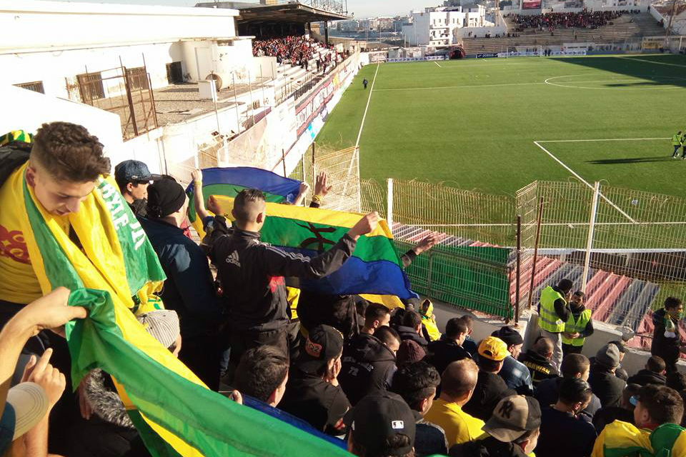 Des supporters kabyles interdits de stade à Alger à cause de leurs drapeaux