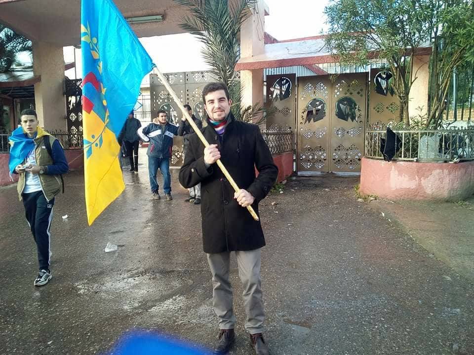 Le souverainiste kabyle Yacine Ihedducen d’At Zellal harcelé par la police coloniale algérienne