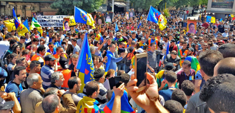 Succès des marches du 20 Avril : Le MAK et l’Anavad remercient le peuple kabyle