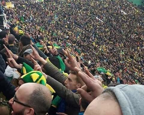 Pourquoi les supporters de la JS Kabylie tournent-ils le dos à l’hymne algérien ?