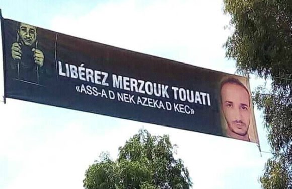Le prisonnier d’opinion Merzouk Touati sous la protection de l’Anaya kabyle