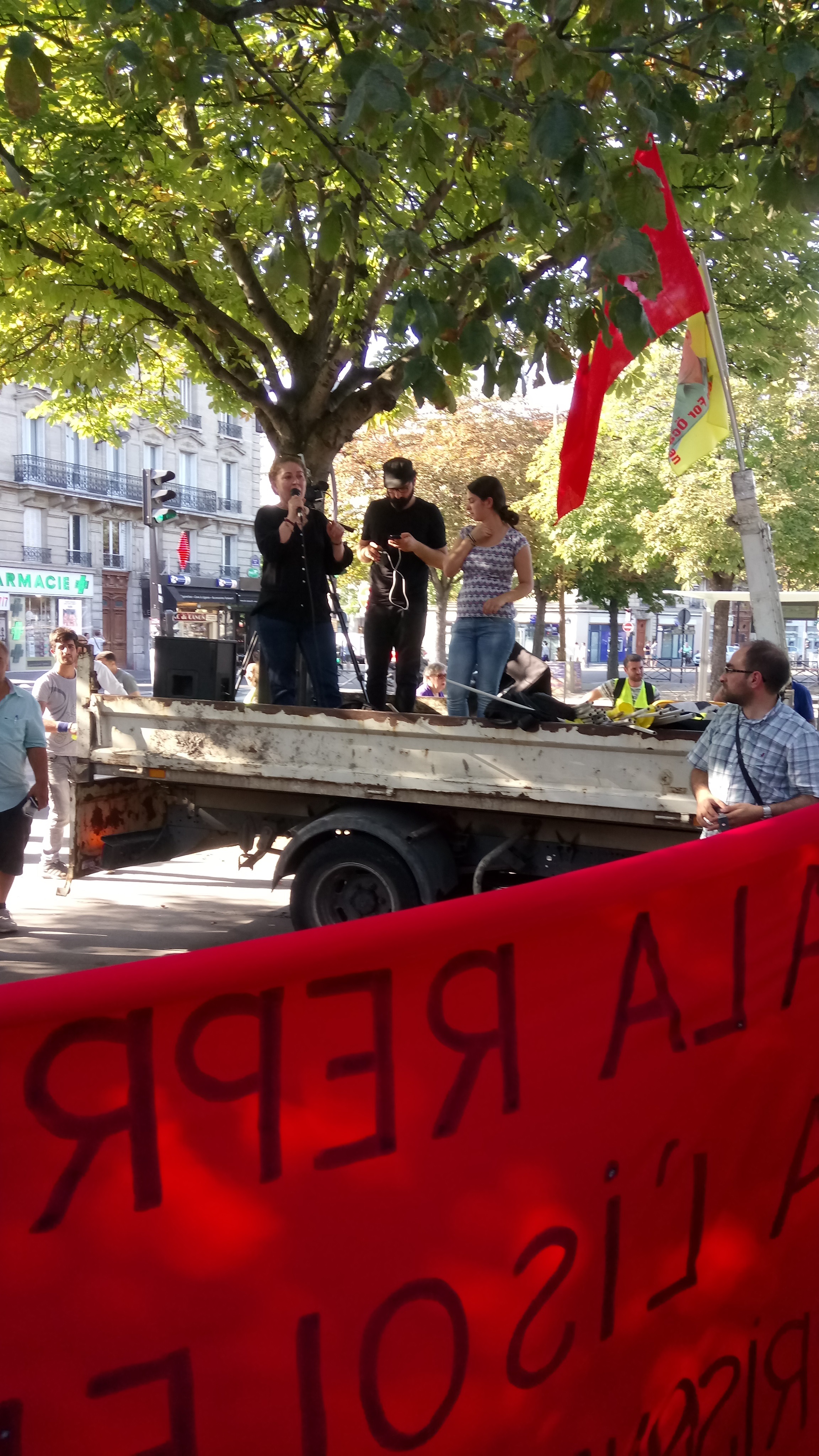 Marche kurde à Paris : La Kabylie présente, en soutien à 