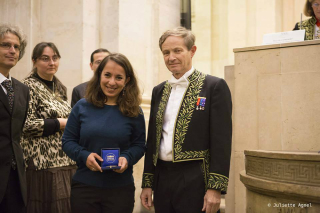 La Kabyle Yasmine Amhis lauréate du grand prix Jacques Herbrand (Physique)
