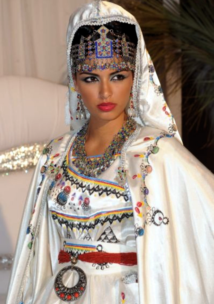 La robe Kabyle parmi 10 robes de mariées sublimes à travers le monde