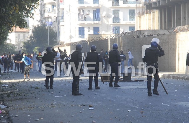 Soulèvement en Tunisie : Alger en état d'alerte Soulèvement en Tunisie : Alger en état d'alerte