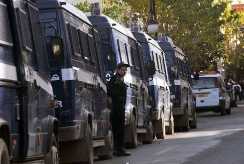 Des centaines de policiers encerclent Alger centre Des centaines de policiers encerclent Alger centre