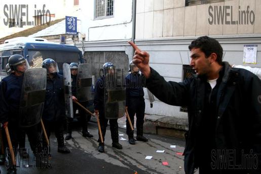 Une centaine de blessés enregistrée à Alger selon le RCD Une centaine de blessés enregistrée à Alger selon le RCD