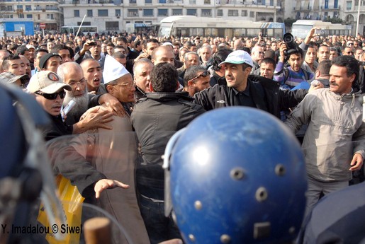 Marche à Alger : Ali Benhadj parmi les manifestants Marche à Alger : Ali Benhadj parmi les manifestants