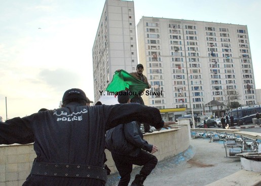 Important dispositif policier à Alger en perspective de la marche de samedi Important dispositif policier à Alger en perspective de la marche de samedi