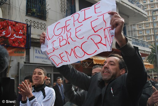 Marche de la CNCD : Saïd Sadi absent Marche de la CNCD : Saïd Sadi absent