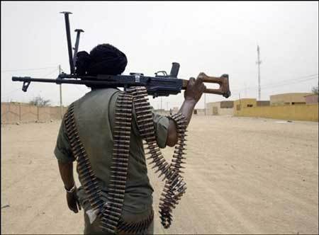 Libye : Kaddafi recrute des Touaregs pour combattre la révolution libyenne Libye : Kaddafi recrute des Touaregs pour combattre la révolution libyenne