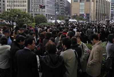 Japon : un séisme d'une magnitude de 8,9 provoque un gigantesque tsunami Japon : un séisme d'une magnitude de 8,9 provoque un gigantesque tsunami