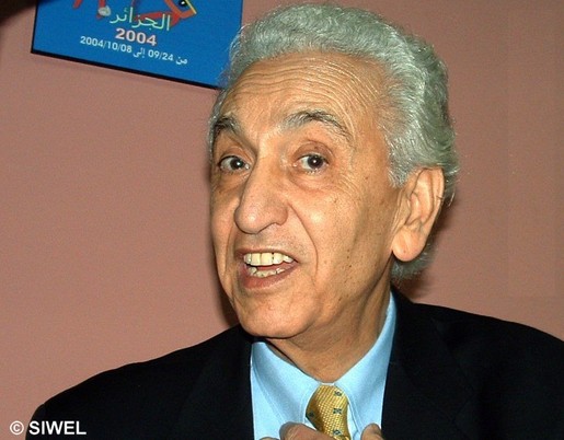 Hocine Aït Ahmed s'attaque à Saïd Sadi et maintient l'option d'un « changement pacifique » du régime Hocine Aït Ahmed s'attaque à Saïd Sadi et maintient l'option d'un « changement pacifique » du régime