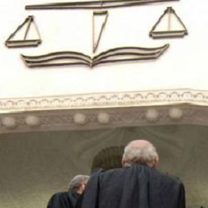 Kabylie : quatre auteurs présumés d'un crime placés sous mandat de dépôt à Akbou Kabylie : quatre auteurs présumés d'un crime placés sous mandat de dépôt à Akbou