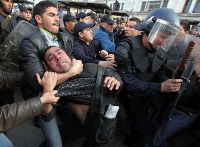 Marche de la CNCD à Alger : 3 étudiants arrêtés