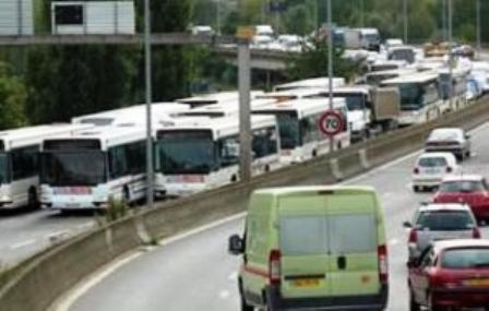 Les transporteurs bloquent la ville de Tizi-Ouzou Les transporteurs bloquent la ville de Tizi-Ouzou