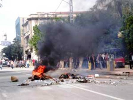 Des jeunes commerçants bloquent la grande rue Abane Ramdane