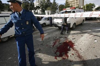 Cherchell : 18 morts et 16 blessés dans un double attentat kamikaze Cherchell : 18 morts et 16 blessés dans un double attentat kamikaze