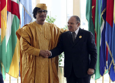 Abdelhaziz Bouteflika a reçu des «pots de vin» de Kadhafi Abdelhaziz Bouteflika a reçu des «pots de vin» de Kadhafi