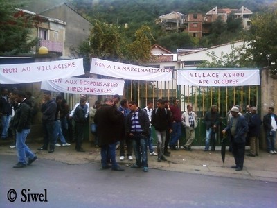 Illiltène : les villageois d'Azrou ferment l'APC et les pouvoirs publics promettent des projets Illiltène : les villageois d'Azrou ferment l'APC et les pouvoirs publics promettent des projets