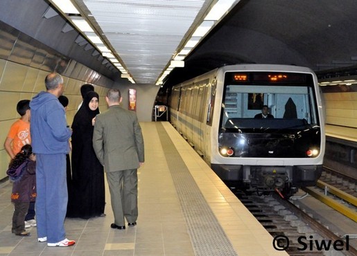 Les Algérois découvrent le métro d'Alger pour la première fois Les Algérois découvrent le métro d'Alger pour la première fois