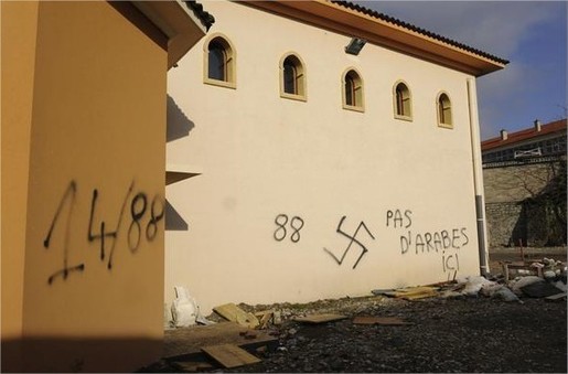 France : le CFCM condamne des inscriptions nazies de la mosquée Villeneuve-sur-Lot France : le CFCM condamne des inscriptions nazies de la mosquée Villeneuve-sur-Lot