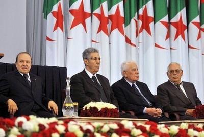 Deux anciens présidents algériens hospitalisés à Paris