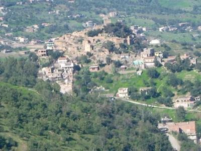 Le village d'Ath Kaïd exige la restitution de ses terrains confisqués Le village d'Ath Kaïd exige la restitution de ses terrains confisqués
