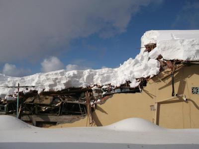 La toiture de l'hôpital de Ain El-Hammam s'effondre sous le poids de la neige