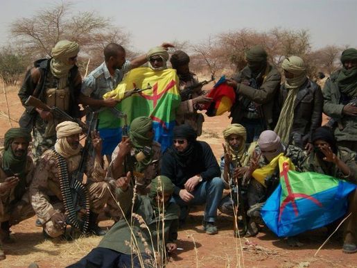 Le MNLA remet trois prisonniers de guerre du Mali au CICR Le MNLA remet trois prisonniers de guerre du Mali au CICR