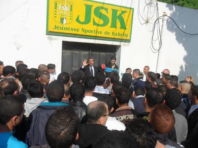 Tizi-Ouzou : les supporters de la JSK ne décolèrent pas Tizi-Ouzou : les supporters de la JSK ne décolèrent pas