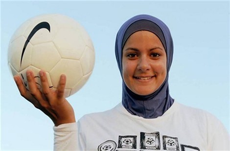 Les pétrodollars des monarchies islamiques pulvérisent les règles des jeux olympiques et imposent le voile islamique Les pétrodollars des monarchies islamiques pulvérisent les règles des jeux olympiques et imposent le voile islamique