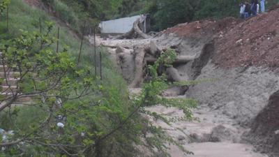 Urgent / Illilten : l'écoulement de boue de l'hiver passé menace encore des villages de la commune 