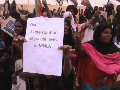 Kidal : manifestation pour une solution négociée avec le MNLA et contre le retour de l'armée malienne Kidal : manifestation pour une solution négociée avec le MNLA et contre le retour de l'armée malienne