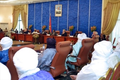 Maliens et touaregs signent un énième accord: l'« Accord préliminaire à l'élection présidentielle et aux pourparlers inclusifs de paix au Mali ».