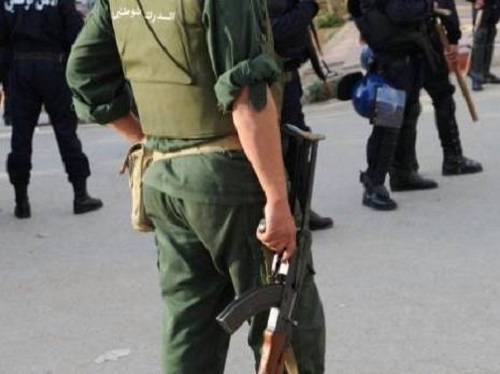 Kabylie : la gendarmerie algérienne tue un jeune et blesse un autre dans un barrage à Amechras