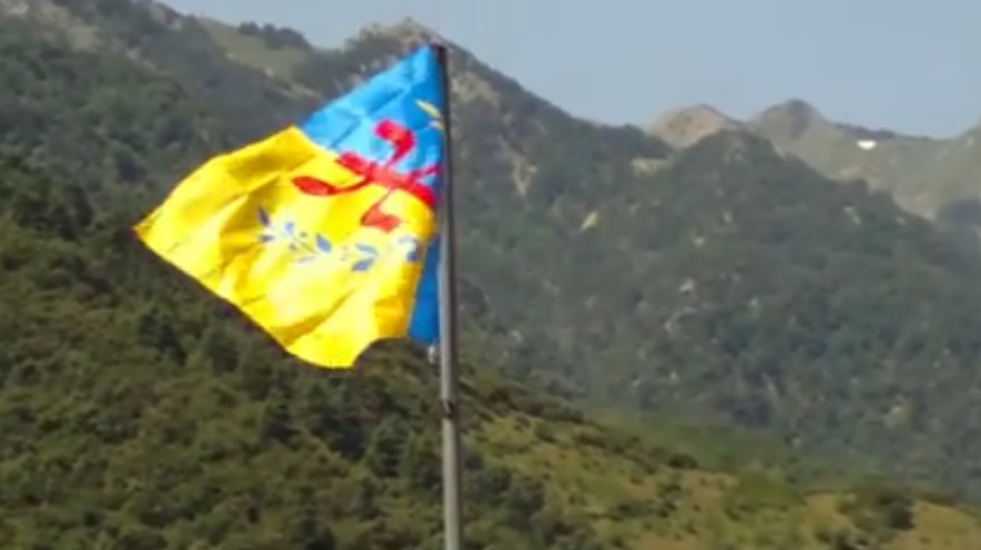 Publication de Zahia Tahir  Photo drapeau, Drapeau kabyle, Carte