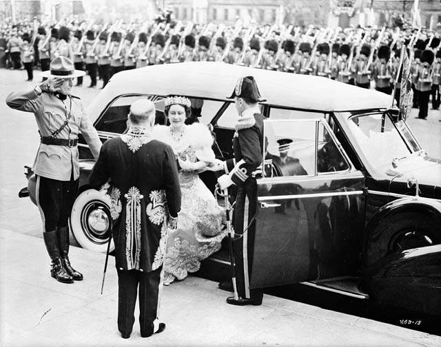 Le Canada demande  Le Canada demande