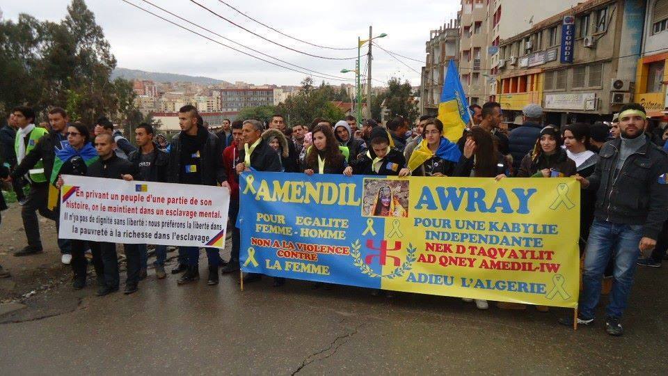 Amendil Awraɣ - Ruban Jaune aux femmes kabyles : 