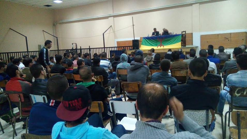 Asif n At Ɛisi / La police coloniale d'Alger échoue à empêcher la conférence du président du MAK