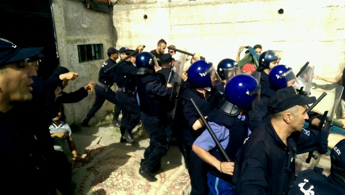 Tifilkout : Répression policière violente au 19ème jour consécutif sans eau potable (Vidéo)