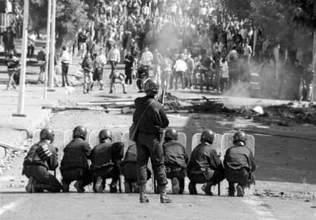 Yaizd Zerhouni : Les marches demeurent interdites à Alger Yaizd Zerhouni : Les marches demeurent interdites à Alger