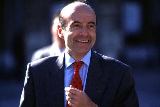 Ferhat Mehenni, président de l'Anavad, félicite Alain Juppé Ferhat Mehenni, président de l'Anavad, félicite Alain Juppé
