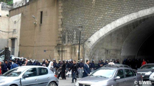 Suite à un appel anonyme pour une marche : Alger quadrillée par la police Suite à un appel anonyme pour une marche : Alger quadrillée par la police