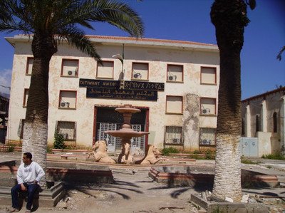 Bouzeroual : les villageois ferment le siège de l'APC Bouzeroual : les villageois ferment le siège de l'APC