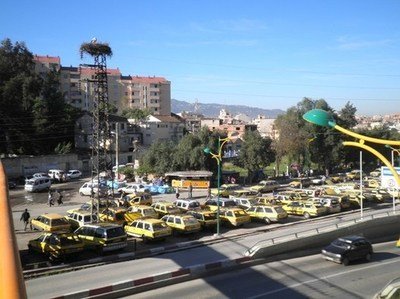 Sit-in des transporteurs devant la wilaya de Tizi-Ouzou Sit-in des transporteurs devant la wilaya de Tizi-Ouzou