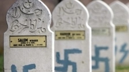 Le CFCM condamne la profanation d'une trentaine de tombes de soldats musulmans en France Le CFCM condamne la profanation d'une trentaine de tombes de soldats musulmans en France